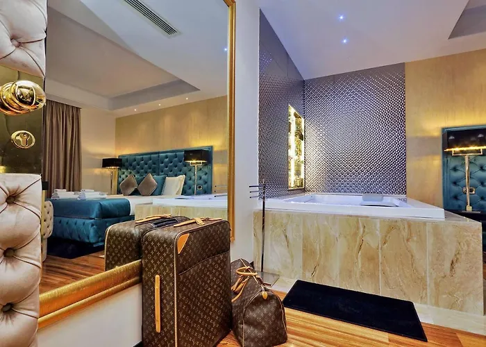Spanish Hills Collection Luxury & Jacuzzi Maison d'hôtes Rome