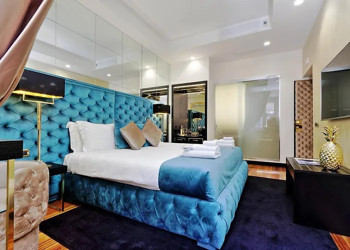 Spanish Hills Collection Luxury & Jacuzzi Rome