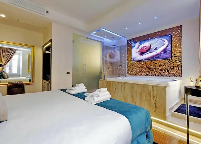 Spanish Hills Collection Luxury & Jacuzzi