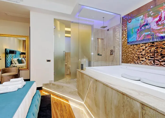 Spanish Hills Collection Luxury & Jacuzzi Maison d'hôtes